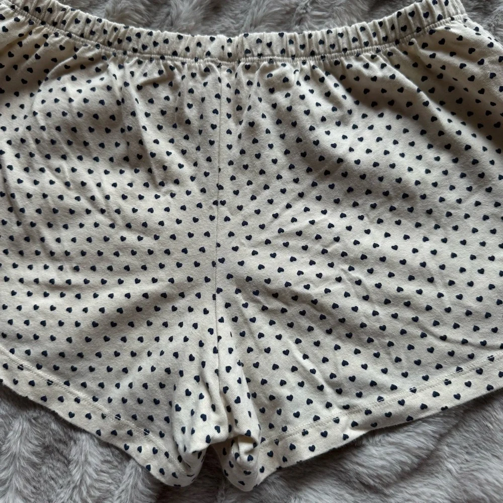 Brandy Melville: John Galt Heart Pattern Shorts - Picture 4 of 7